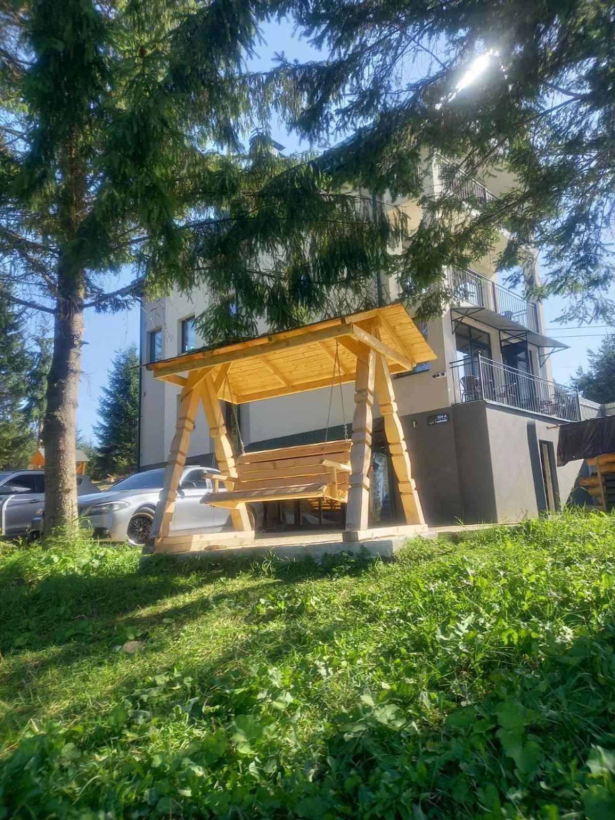 Отель Monblan Yablunytsya Bagian luar foto